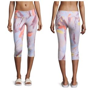 Alo Yoga Airbrush Capri Sport Leggings